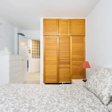 Live Serviola With Balcony * كانديلاريا