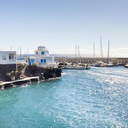 Live Serviola With Balcony Apartment Candelaria