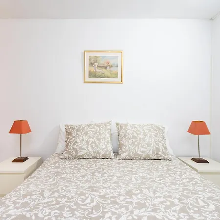 Apartment Live Serviola With Balcony *